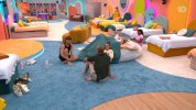 VS--BigBrother-NetworkTen-100’26”.jpg