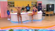 VS--BigBrother-NetworkTen-113’04”.jpg